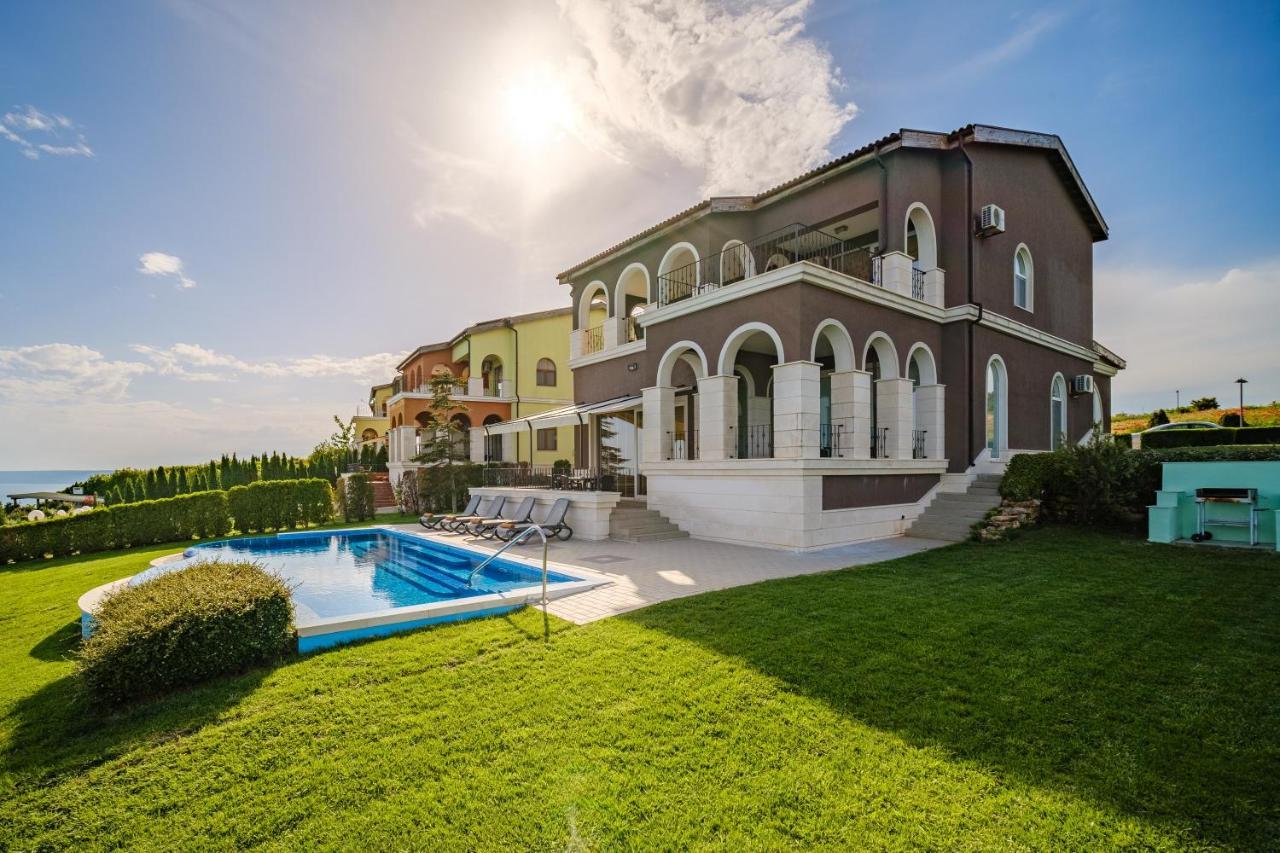Lighthouse Luxe Estate Apart & Villas Балчик Екстер'єр фото